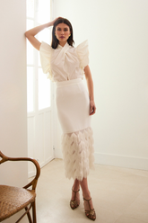 falda-wiona-invitada-midi-elegante-recta-blanca